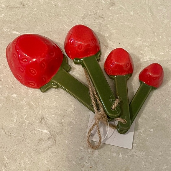 New Trendy Ceramic strawberry shaped measuring Spoons 4 pc set, great gifts! - Picture 5 of 8